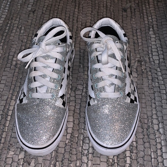 Kids size 4 Old Skool Lace Up Vans - Picture 2 of 2